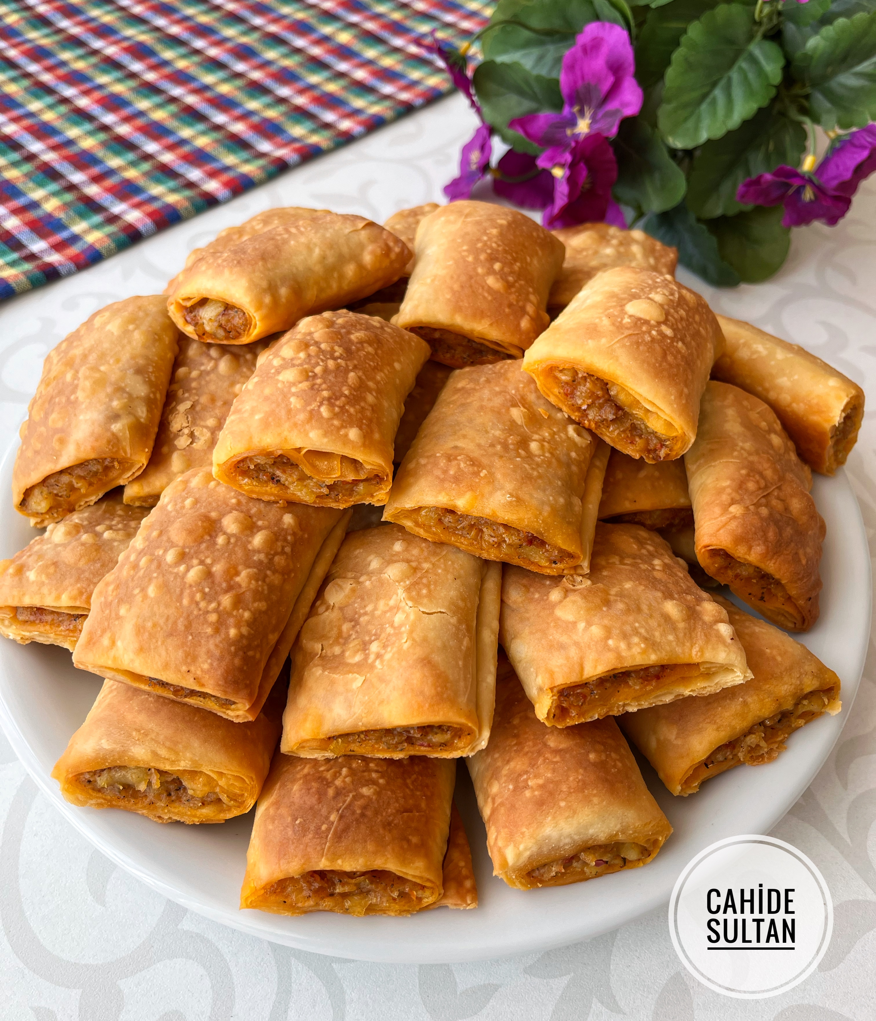 Elde Açma Patatesli Börek Tarifi