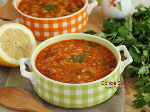 Pırasalı şehriye çorbası